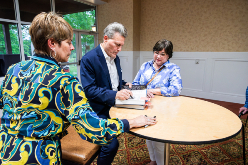 AuthorsforLiterature2025-DavidBaldacci-158